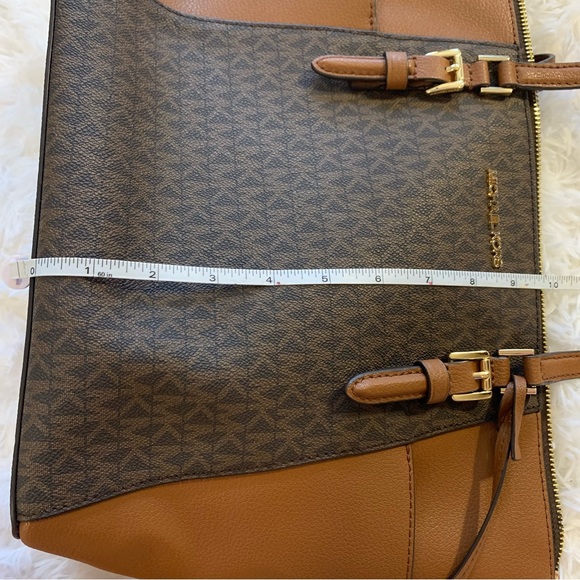 Michael Kors Large Zip-Top Bag, Never Used - Picture 12 of 14